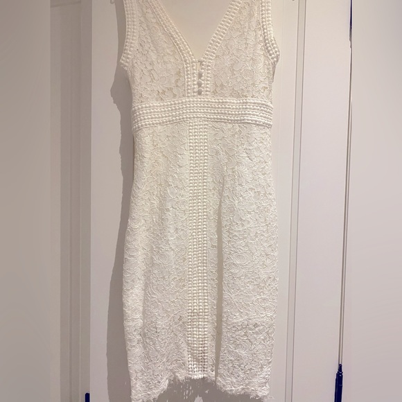 Bardot lace dress - Picture 3 of 5